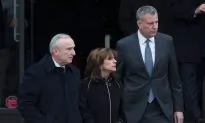 Officers Salute Police Boss, Mayor at Cop’s Wake