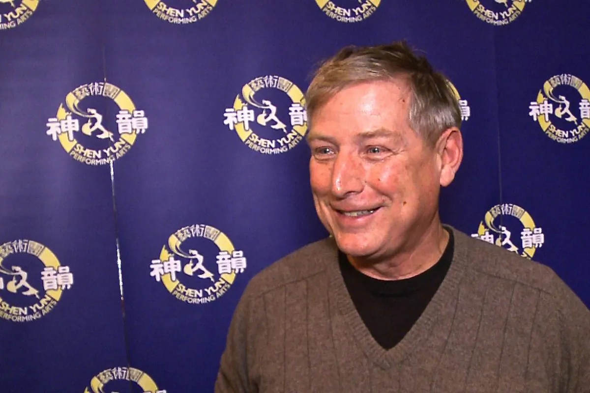 Robert Stearns, who lives and works in Mongolia, was delighted to see a Mongolian dance of welcome as part of the Shen Yun Performing Arts presentation at Ottawa’s National Arts Centre on Jan. 2, 2015. (NTD Television)