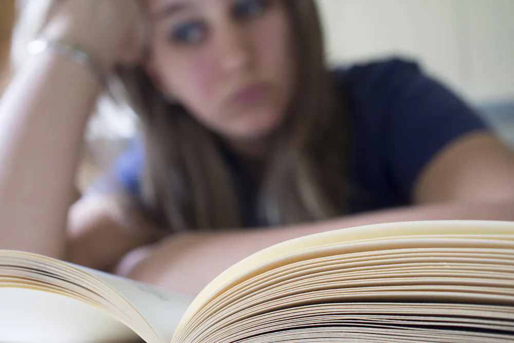 Avoid bedroom study, which could lead to distracting photo montage creation. (Stefano Montagner, CC BY)