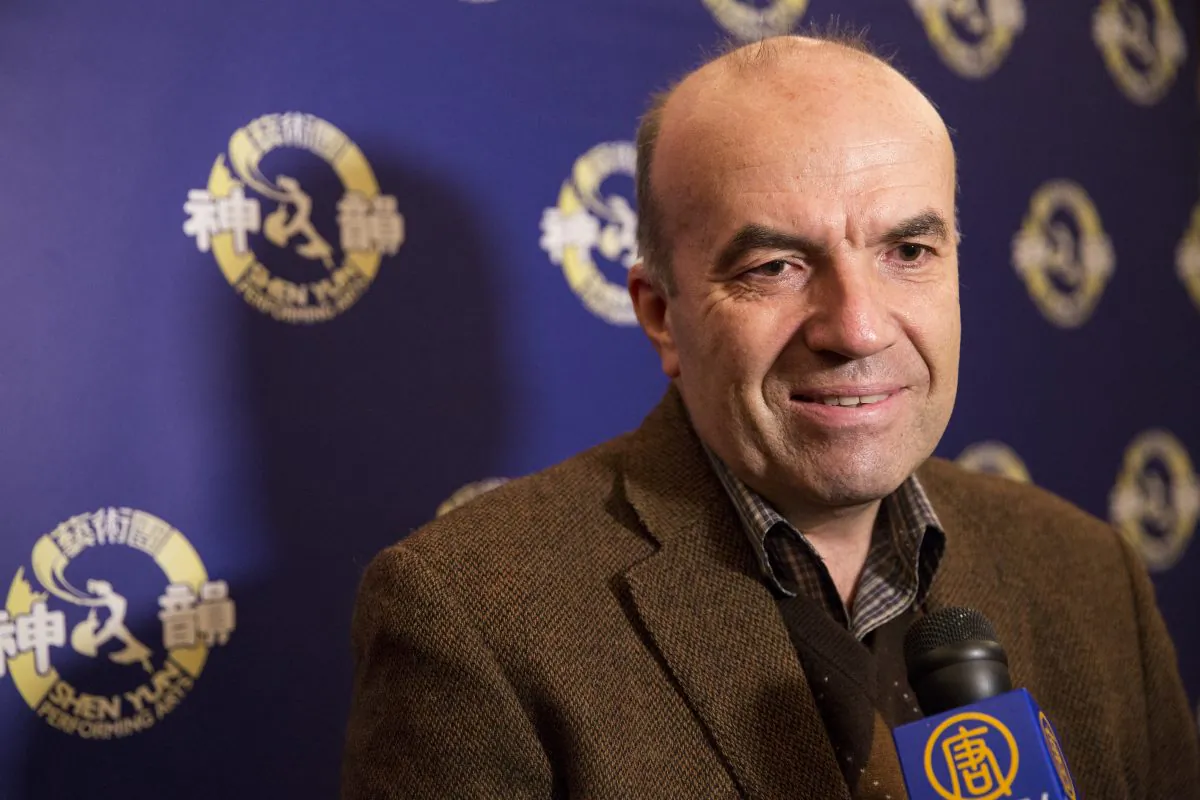 Bulgaria’s ambassador to Canada Dr. Nikolay Milkov praised his countryman, conductor Kiril Tarpov, after watching him lead the Shen Yun Performing Arts Orchestra when the classical Chinese dance and music company performed at the National Arts Centre Saturday night, Jan. 3, 2015. (Evan Ning/Epoch Times)