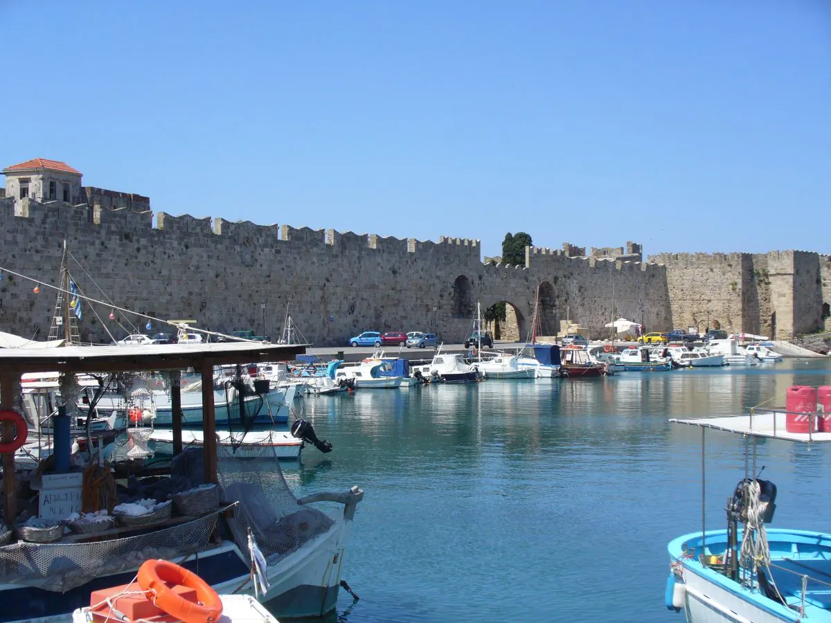 Strong walls surround the medieval city of Rhodes, a UNESCO world heritage site. (Wibke Carter)