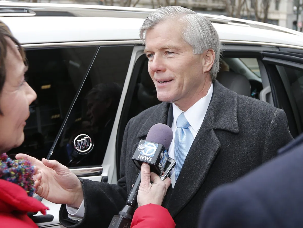 Former Virginia Gov. Bob McDonnell arrives at federal court for sentencing in Richmond, Va., Tuesday, Jan. 6, 2015. McDonnell, once a top Republican prospect for national office, was convicted for selling the influence of his office to the CEO of a dietary supplements company. (AP Photo/Steve Helber)