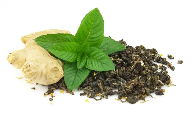 Ginger, peppermint and green tea (Shutterstock*)