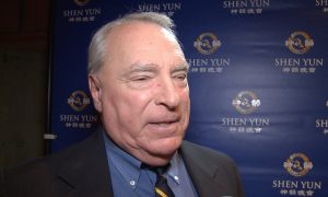 Former Mayor Sees Shen Yun for the Fifth Time
