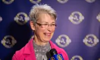 Former Dancer/Stage Designer Returns to See Shen Yun: ‘I Really Love It’