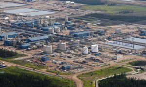 Oil Price Plunge Pressuring Policymakers in Canada