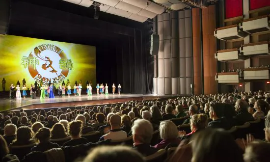 Master Painter Inspired By ‘Incredible’ Shen Yun 