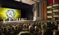 Entertainer Delighted by Shen Yun: ‘I’m very, very happy’