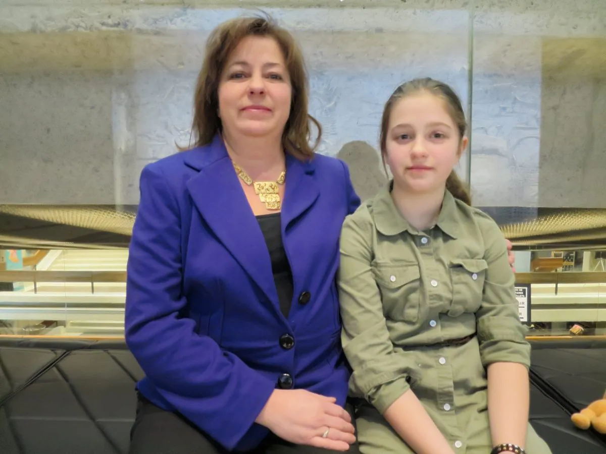 Quebec MNA Sylvie Roy and her daughter attended Shen Yun at Théâtre de Québec on Jan. 13, 2015. (Mathieu Côté-Desjardins/Epoch Times)