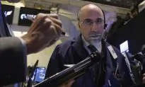 Dismal Report on US Retail Spending Hits the Stock Market