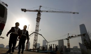 Global Economy Squeezed by Worsening Slowdown in China