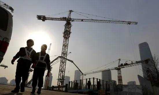 11 Die as Elevator Cable Snaps at Work Site in Northern China