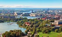 Touring Stockholm’s Drottninggatan
