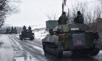Russian FM Says Ukraine, Rebels Should Pull Back as Big Battle Looms