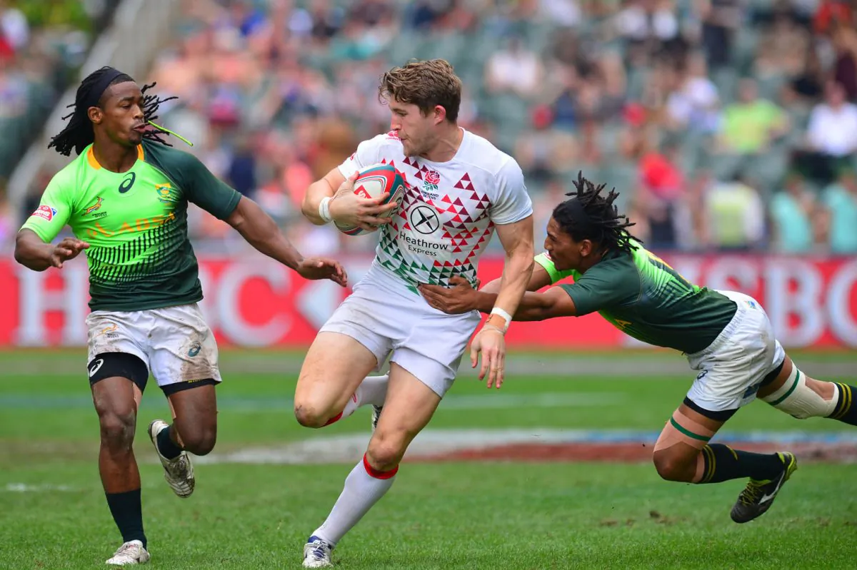 Action between England and South Africa in the Cathay Pacific/HSBC Hong Kong Sevens 2014. (Bill Cox/Epoch Times) 