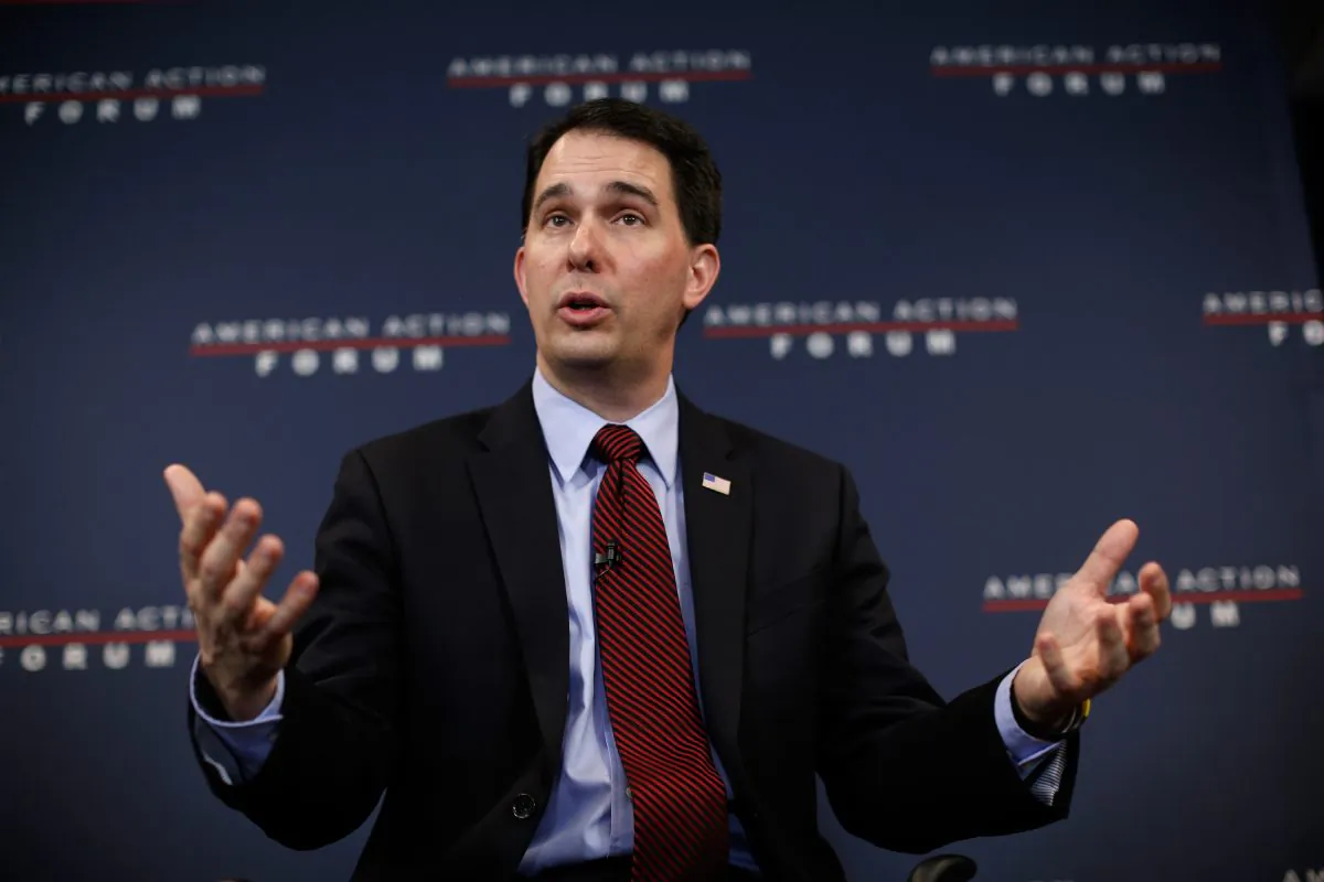 Wisconsin Governor Scott Walker leads in a new Iowa poll on GOP presidential candidates, show here on January 30, 2015 in Washington, DC. (Win McNamee/Getty Images)
