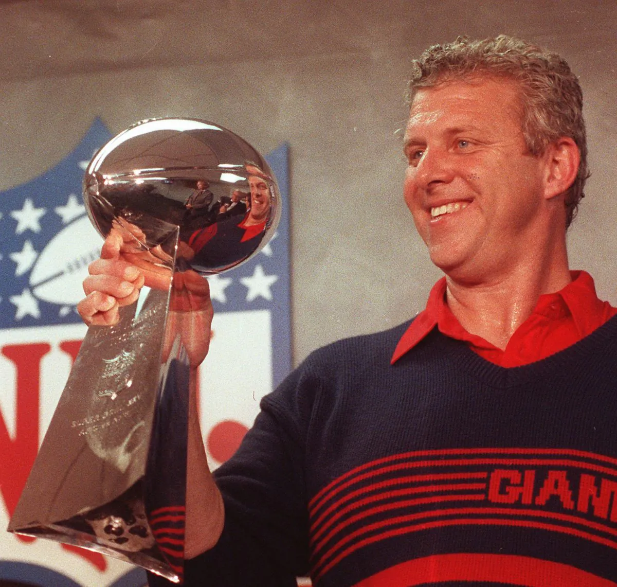 New York Giants head coach Bill Parcells won his Super Bowl after his team beat the Buffalo Bills 20–19 in Super Bowl XXV. (AP photo/Mark Lennihan)