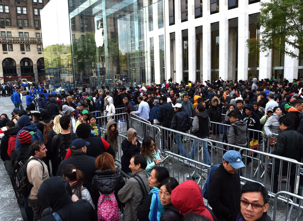 Lines of people wait to purchase the new iPhone 6 at the Apple store on Fifth Avenue in New York on Sept. 19, 2014. (Timothy A. Clary/AFP/Getty Images)