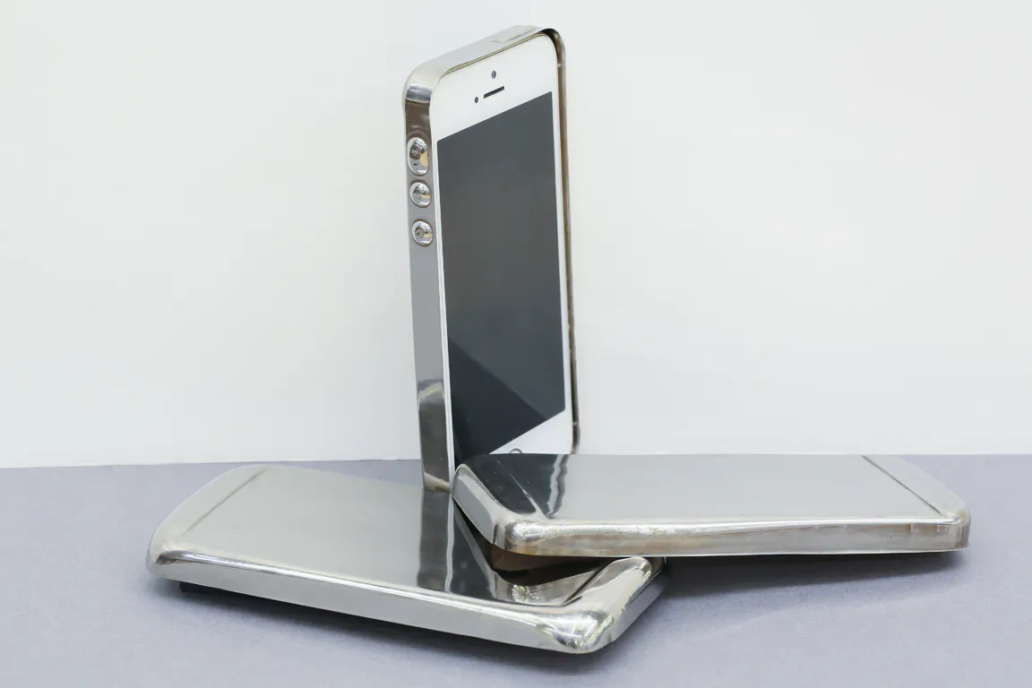 What do you look for in a cell phone case? Hardness and weight. (Courtesy of Yale University)