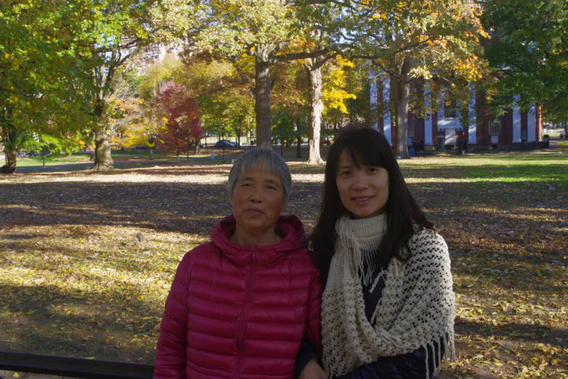 66 year-old Huang Qiaoqin (L) and her daughter Yin Xiaofeng. Huang went on a second trial for distributing information about Falun Gong in public, in Xuhui District Court in Shanghai on Jan. 22, 2015. (New Tang Dynasty Television)