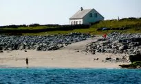 Burren, Aran Islands and Cliffs of Moher Day Trip
