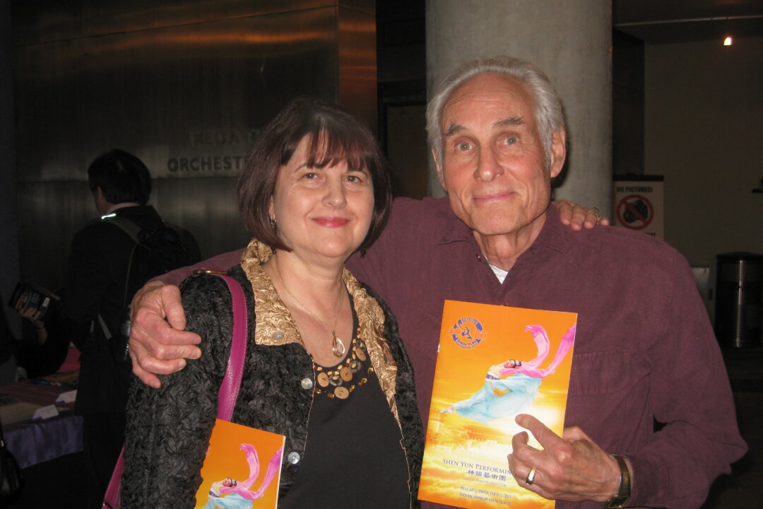 Rev. Heiderose Spang-Martindell with husband Robert Martindell after watching Shen Yun Performing Arts Feb. 11 at the Ikeda Theater in Mesa, Ariz. (Albert Roman/Epoch Times)