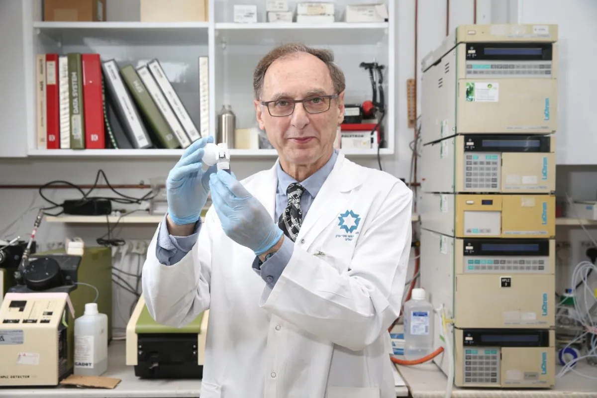 Dr. Alberto Gabizon (Shaare Tzedek Medical Center), whose research led directly to the advent of the drug Doxil, widely used throughout the world for ovarian and other cancers. (ICRF)