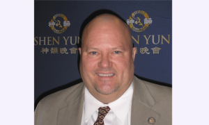 ‘Heaven has its Angels’ and ‘Earth has Shen Yun,’ Says Congressional Staff Member