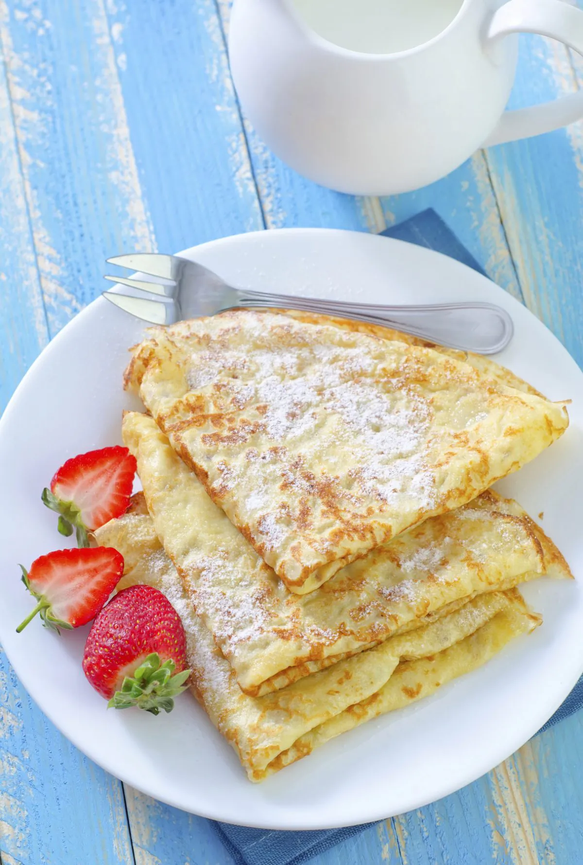 Palacinky, a delicate sweet Czech pancake filled with assorted sweet cheeses or fruit. (tycoon751/iStock/Thinkstock)