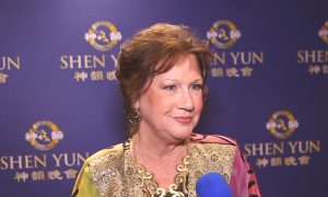 Writer Says Shen Yun Connects Mankind