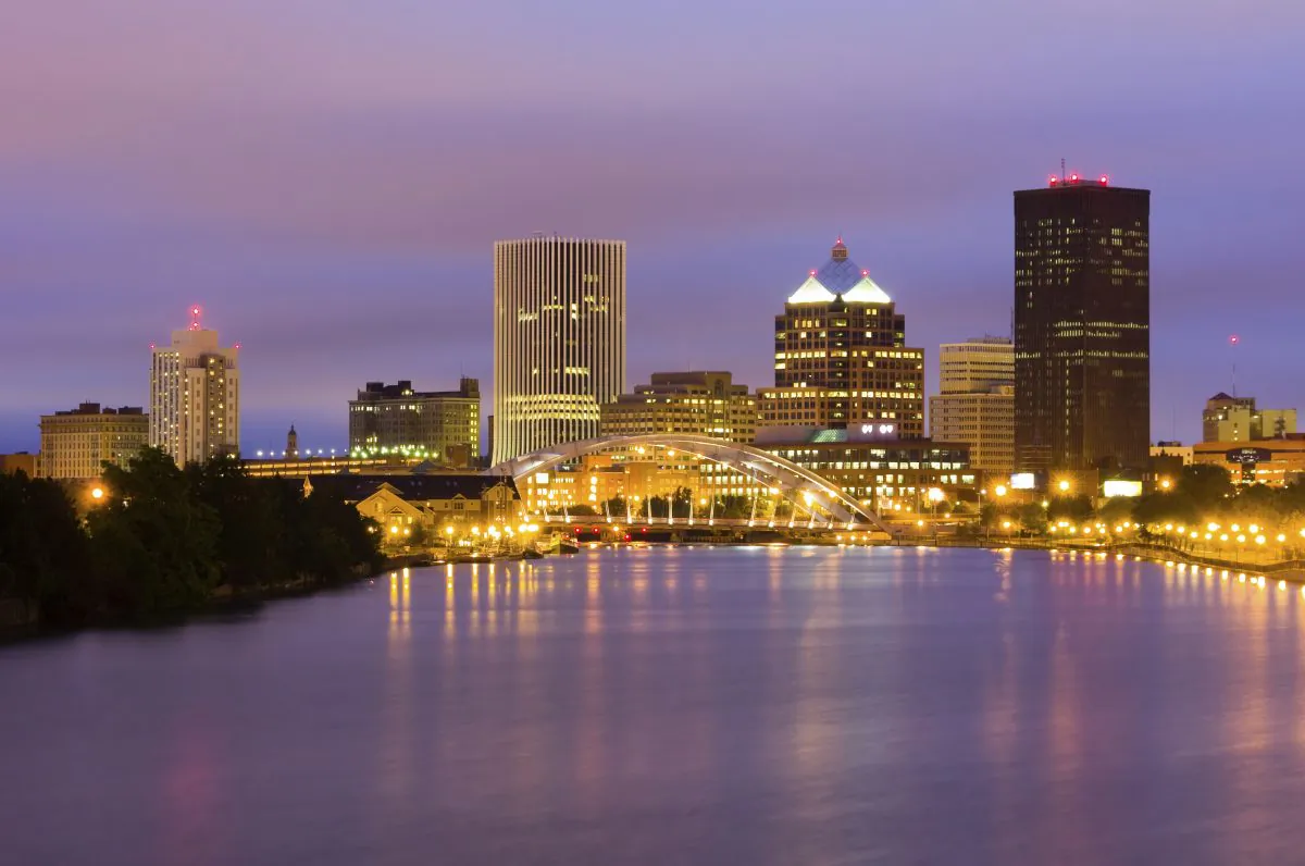 Evening skyline in Rochester, N.Y. Returning to Rochester for its seventh year, Shen Yun Performing Arts is set to grace the stage at the Auditorium Theatre with two performances of captivating classical Chinese dance and music on Feb. 21-22, 2015. (photoquest7/iStock/Thinkstock)