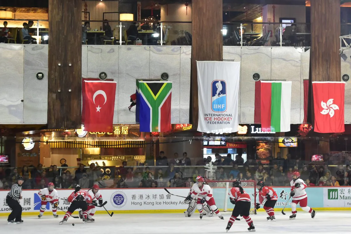 Play between Hong Kong and Turkey in the 2015 IIHF Ice Hockey Women’s World Championship Division II Group B Qualifier tournament at Mega Ice, on Thursday Feb 19, 2015. (Bill Cox/Epoch Times)