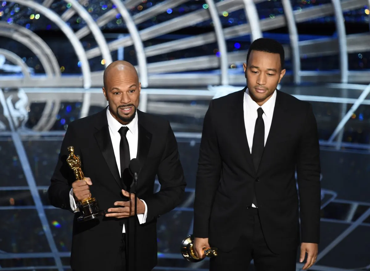 Musicians Common and John Legend (R) address the audience after accepting the Oscar for  Best Original Song "Glory" (Selma) on stage  at the 87th Oscars Feb. 22, 2015 in Hollywood, California. (Robyn Beck/AFP/Getty Images)