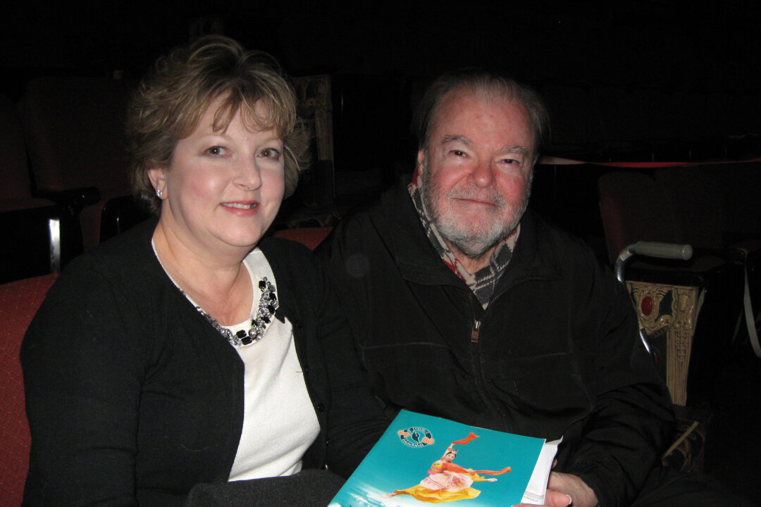 Howard Weiss, former solo violinist with the Rochester Philharmonic Orchestra, and longtime friend Nancy Pool attended Shen Yun Performing Arts at Rochester Auditorium Theatre on Feb. 22, 2015. (Allen Zhou/Epoch Times)