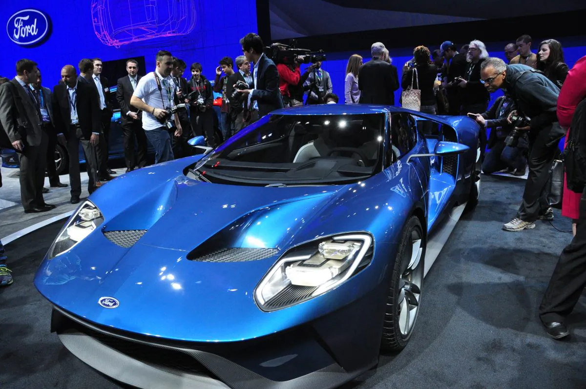 The 2017 Ford GT supercar on display. This 600 hp beauty will be built in Ford’s plant in Markham, Ontario. (Allen Zhou/Epoch Times)