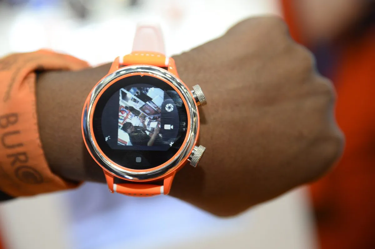 A Burg smartwatch displays video captured by its lens at the Consumer Electronics Show in Las Vegas, U.S.A on Jan. 7, 2015. (Robyn Beck/AFP/Getty Images)