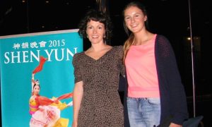 Performing Arts Teacher Says Shen Yun ‘Artists Are so Disciplined’
