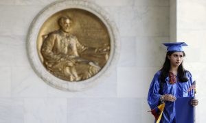 US Immigrants Just as Smart as Average Americans, and That's a Double-Edged Sword