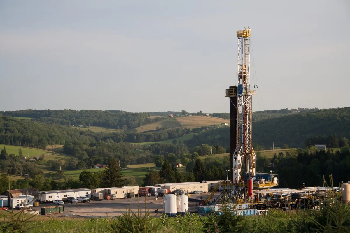 A fracking rig in rural country, Pa., on July 11, 2013. (James Smith/Epoch Times)