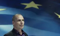 Finance Minister Resigns After Decisive ‘No’ Bailout Vote