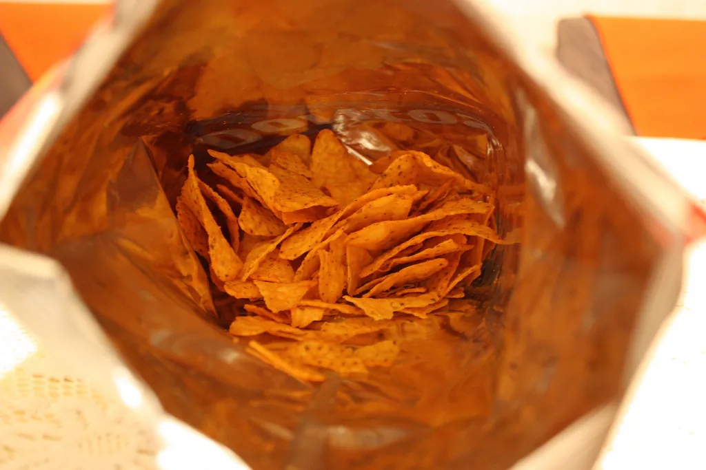 Bag of Doritos. (Comida Chatarra/Uploaded by JohnnyMrNinja [CC BY 2.0 (http://creativecommons.org/licenses/by/2.0)] via Wikimedia Commons)