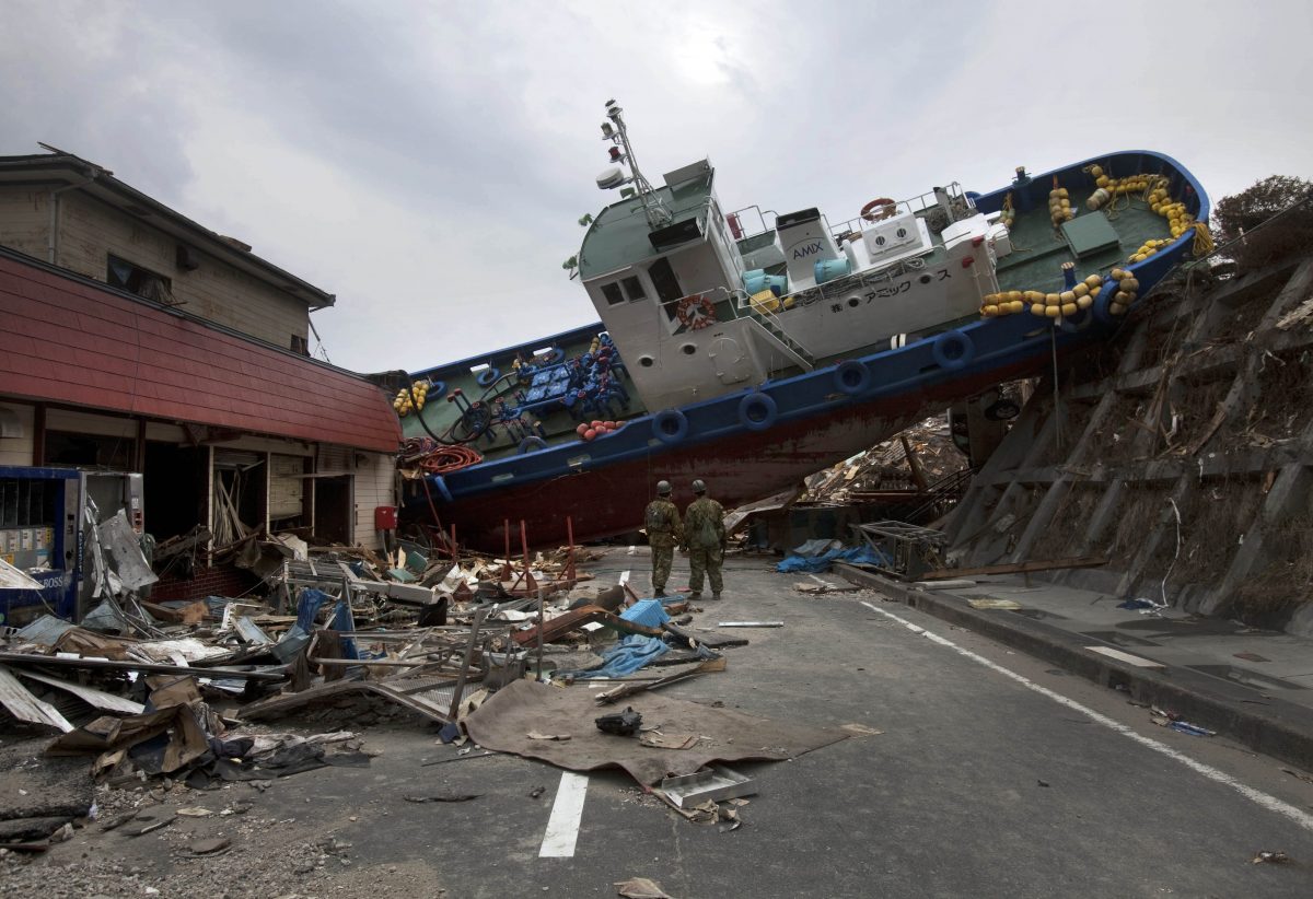 Последствия цунами в японии