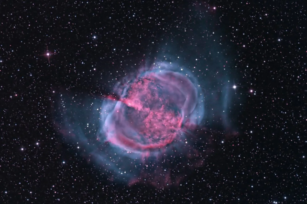  M27: The Dumbbell Nebula  (Bill Snyder/NASA.gov) 