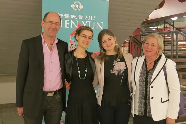 Mr. Frank Streif, daughters Anna and Julia, and Ms. Streif's second time watching the Shen Yun (Photo: Yu Ping/Epoch Times) 