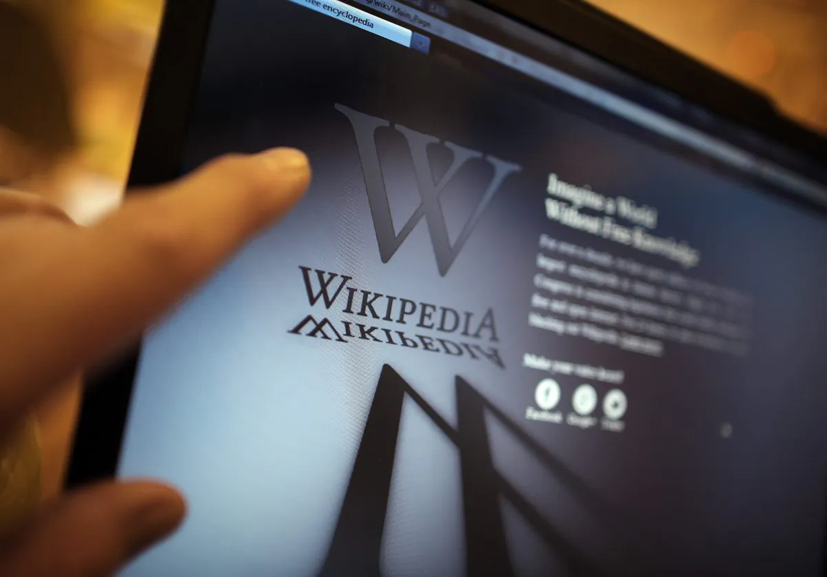 Who should or shouldn't edit Wikipedia? (Peter Macdiarmid/Getty Images)