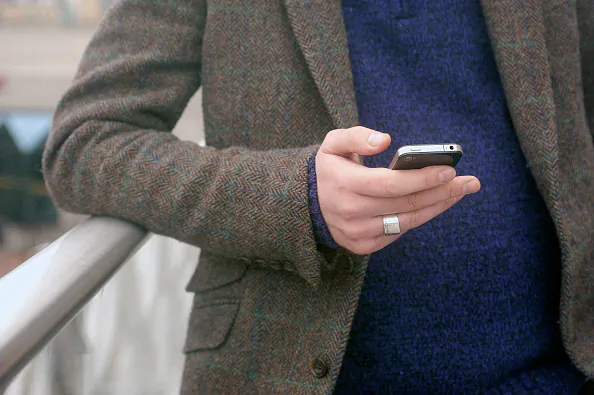 Federal Law Enforcement Agencies Can’t Track Employees Who ‘Sext’