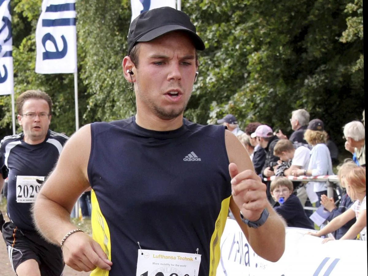 Andreas Lubitz competes at the Airportrun in Hamburg, northern Germany.  (AP/Michael Mueller)