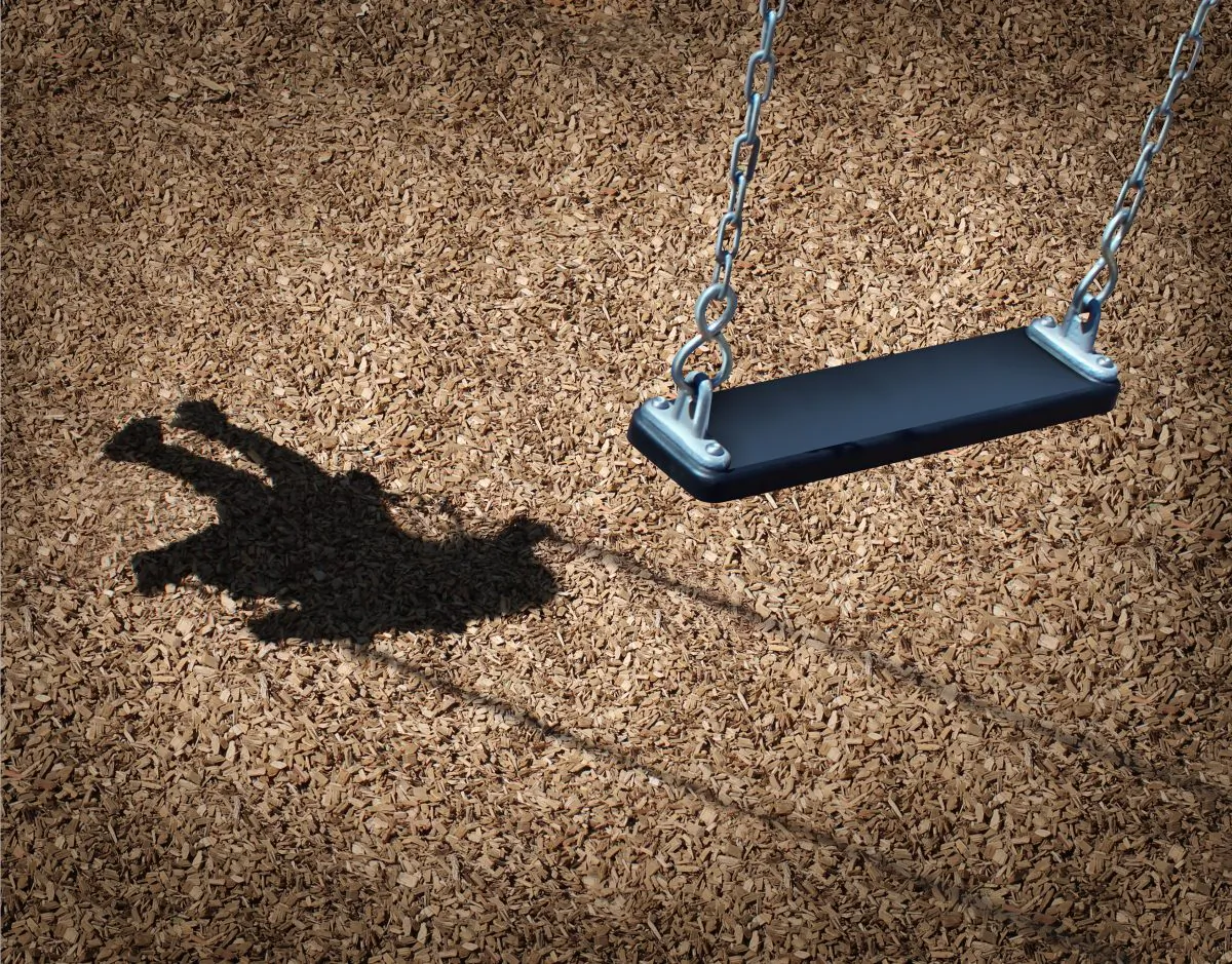 A new study finds little evidence of an inter-generational transmission of patterns of child abuse and neglect. (Shutterstock)