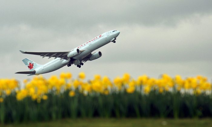 air-canada-plane-crash-flight-624-skids-off-runway-at-halifax-airport