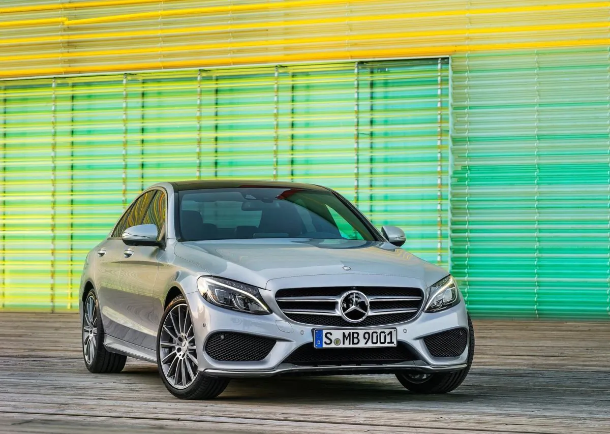2015 Mercedes-Benz C300 (Courtesy of NetCarShow.com)